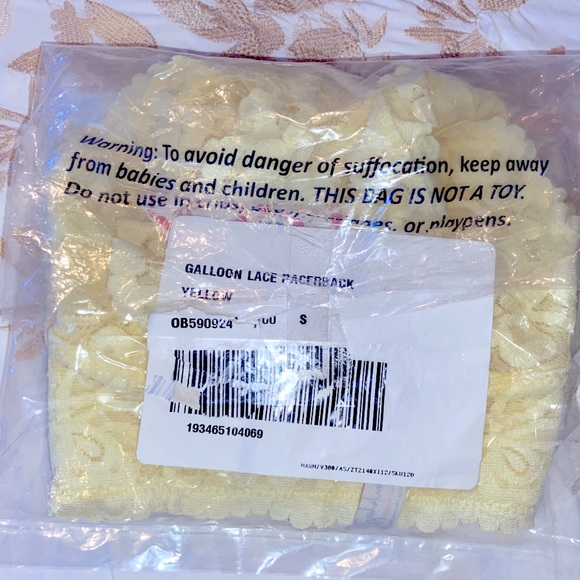 NWT FreePeople Sz-S Lace Soft Yellow Light BraletteVery Soft and Sooo Pretty 🌼💛 - Picture 14 of 16